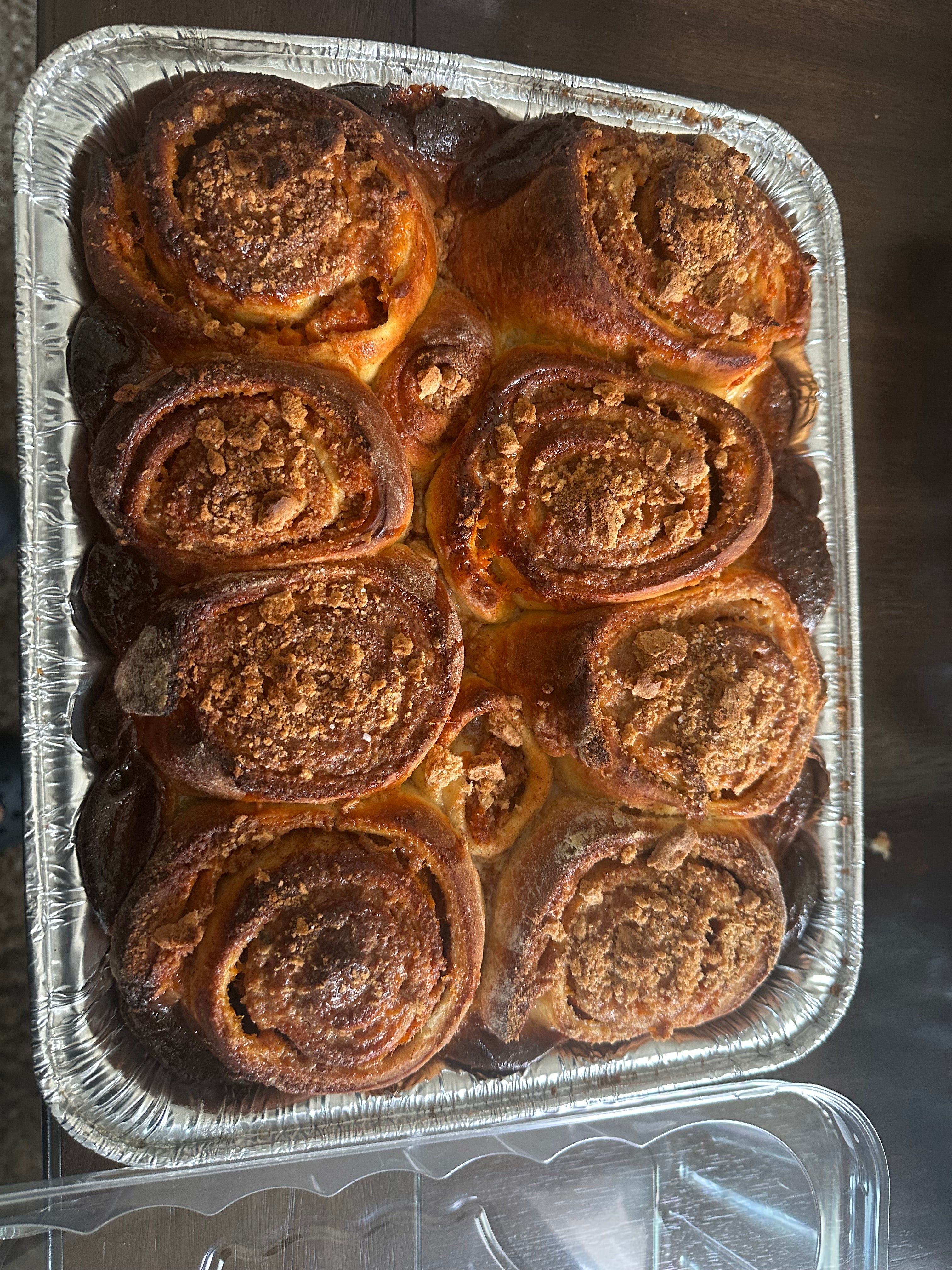1 pan (8 rolls)